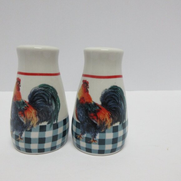 Vintage Ceramic Rooster Decor Salt And Pepper Shaker Set 3.5 Inch - Picture 2 of 5